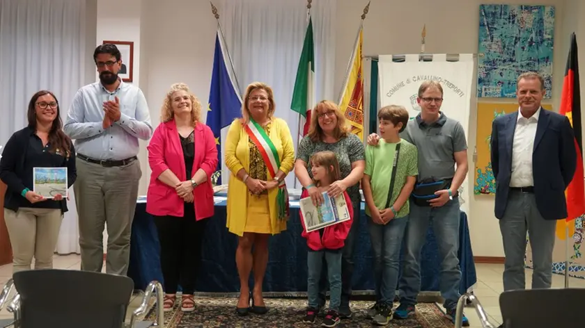 La sindaca Roberta Nesto con i nuovi "Ambasciatori del turismo"