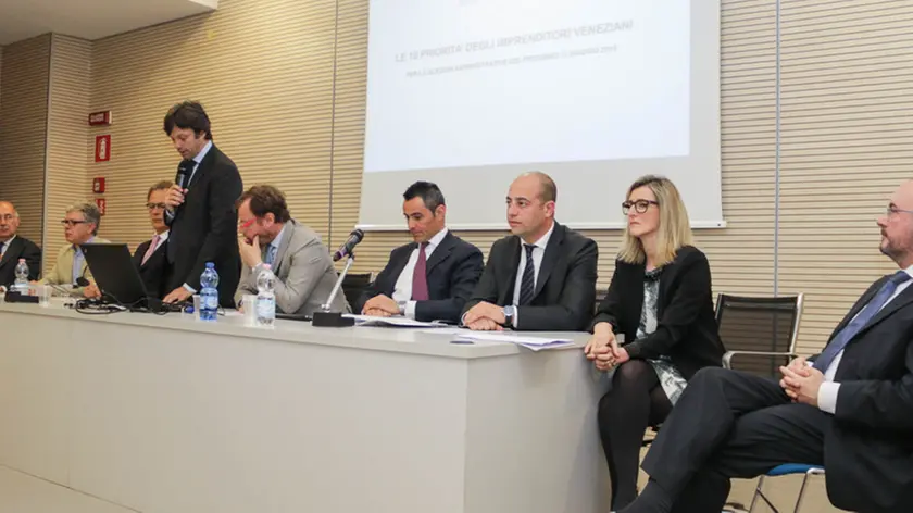 GIORNALISTA: Chiarin AGENZIA FOTO: Candussi LUOGO: Confindustria Venezia, Vega, Marghera DESCRIZIONE: Le 10 priorità degli imprenditori veneziani per le elezioni amministrative del prossimo 31 maggio 2015 secondo Confindustria Venezia