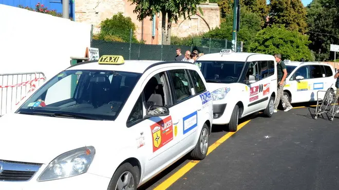 Depolo Venezia 09.08.2011.- Lavori a Piazzale Roma. Area taxi.- Interpress Depolo Venezia 09.08.2011.- Lavori a Piazzale Roma. Parcheggio autobus.- Interpress