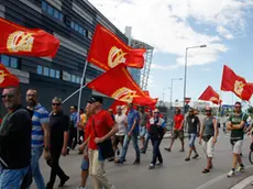 Agenzia Candussi, giornalista Costa. Manifestazione lavoratori petrolchimico di fronte al centro commerciale Nave de Vero Marghera