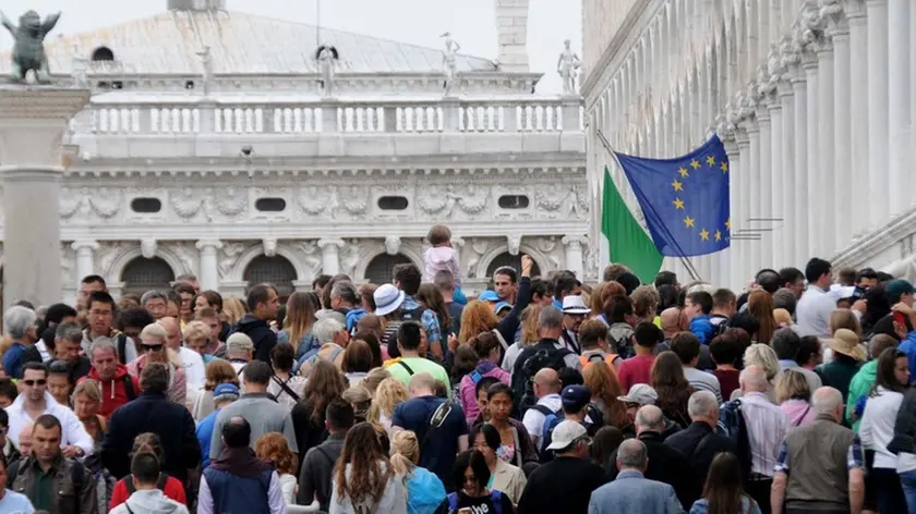 Interpress/Mazzega Tantucci Venezia, 16.08.2014.- Turismo a Venezia.- Nella foto a San Marco,