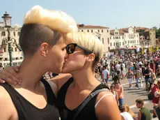 Interpress/Mazzega Morsego Venezia, 28.06.2014.- Gay Pride a Venezia, la marcia per l'ugualianza.- Nela foto alla stazione ferroviaria.-.