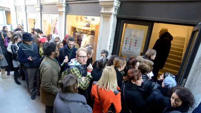 Pivato Interpress/Tagliapietra Venezia 15.11.2012.- La collezione di Maison Martin Margiela da H&M in campo San Luca.
