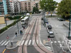 Agenzia Candussi. Descrizione: nuove pensiline per i passeggeri alle fermate di tram e autobus. Nella foto: Piazzale Cialdini, Mestre.