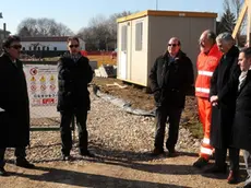 PORTOGRARO - DINO TOMMASELLA - DE POLO -VISITA AL CANTIERE ELIOSUPERFICE - DA SX UGO CAVALLIN (pres. ANCE); iNG. BARADELLO; PETER CASAGRANDE (SERV. TECNICI ULSS); dOTT. LATERZA FRANCO; VILLOTTO lUIGI (V.SINDACO); BRAMEZZA