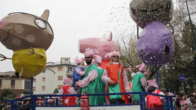 Sfilata dei carri di Carnevale per le vie di Marghera