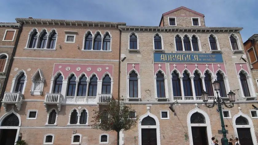 Interpress\M.Tagliapietra Venezia 14.08.2019.- Palazzo Molin ex Adriatica alle zattere, prossima apertura di un Albergo.