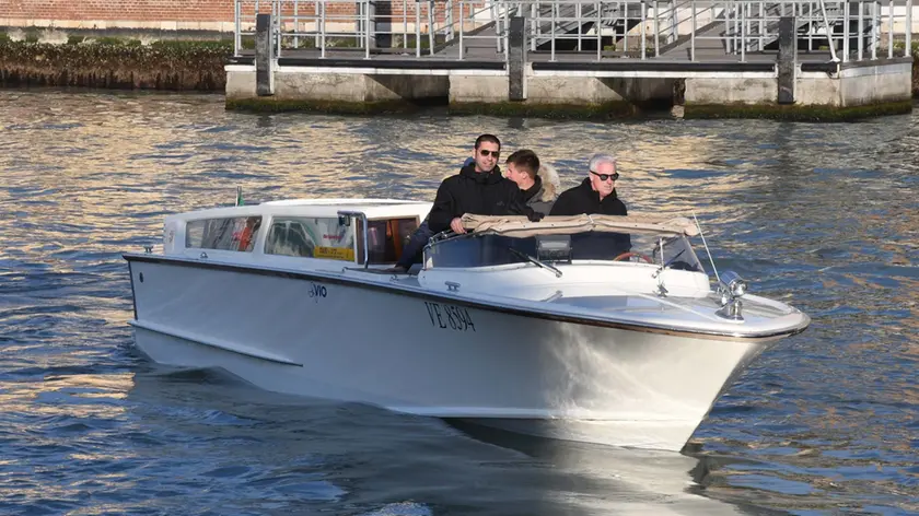 Il taxi elettrico presentato a Venezia (foto Tagliapietra / Interpress)