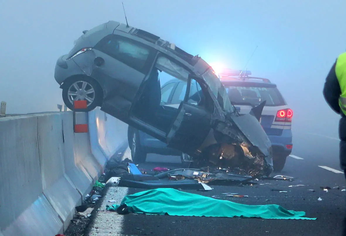 FERRO-FOTOPIRAN-DUE CARRARE-INCIDENTE MORTALE A 13