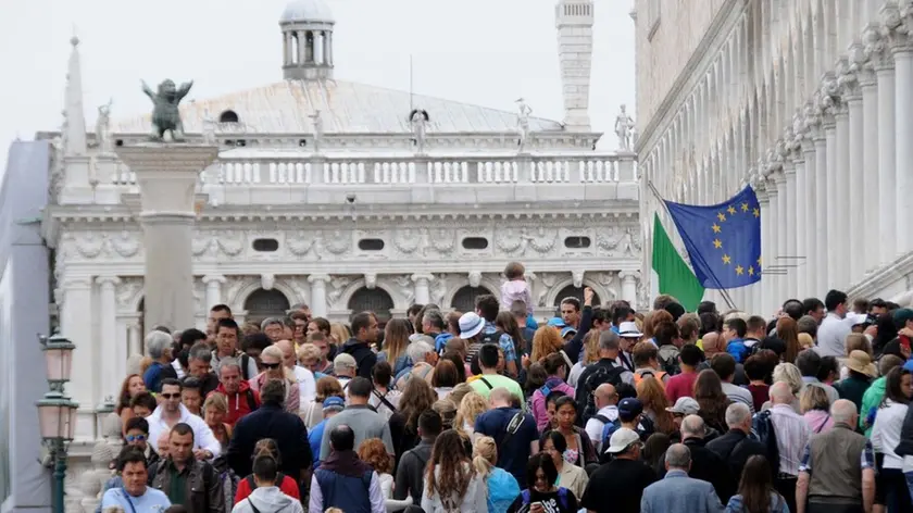 Interpress/Mazzega Tantucci Venezia, 16.08.2014.- Turismo a Venezia.- Nella foto a San Marco,