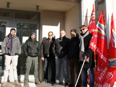 protesta dei lavoratori davanti alla sede della DEMONT GROUP in via Torino 180 Mestre