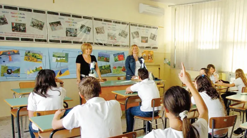 Un istituto scolastico durante una lezione estiva