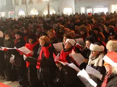 Agenzia Candussi giornalista Costa. Auguri del Sindaco Brugnaro e concerto di Natale in Piazza Ferretto Mestre.