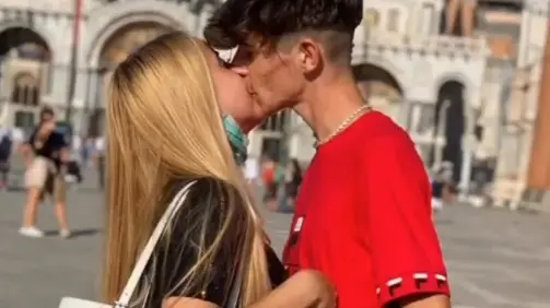 Giulia e Altin innamoratissimi a Venezia pochi mesi prima del tragico incidente