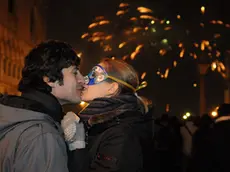 FRANCICA VENEZIA 01.01.2010.- CAPODANNO LOVE 2010. PIAZZA SAN MARCO. ACQUA ALTA.- INTERPRESS