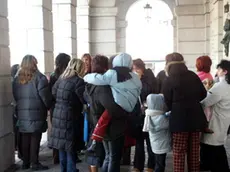 Chioggia: manifestazione davanti al municipio delle mamme dei bambini che frequentano la scuola materna di via Domenico Schiavo manifestazione mamme