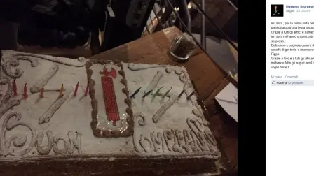 La torta con la scritta Ss attorno al simbolo fascista