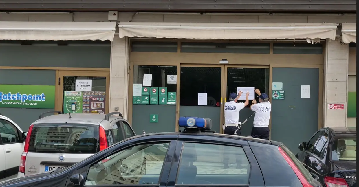 La Polizia Locale ha provveduto oggi alla chiusura della sala giochi di via Mestrina 87/A