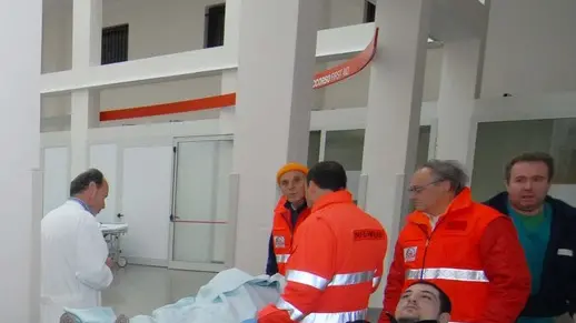 AGOSTINI VENEZIA 20.10.2007.- ESERCITAZIONE DI MAXI EMERGENZA. OSPEDALE CIVILE DI VENEZIA. PRIME CURE PER I FERITI AL PRONTO SOCCORSO.- INTERPRESS