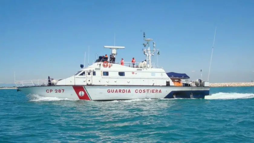 La motovedetta della Guardia costiera