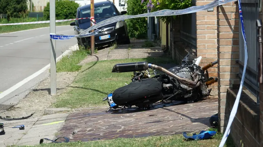 La moto di Enrico Allione (foto Agenzia Pòrcile)