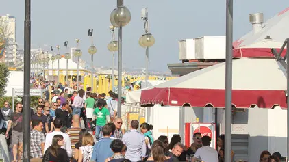 Jesolo: assalto al litorale nel giorno di Pasquetta.