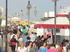 Jesolo: assalto al litorale nel giorno di Pasquetta.