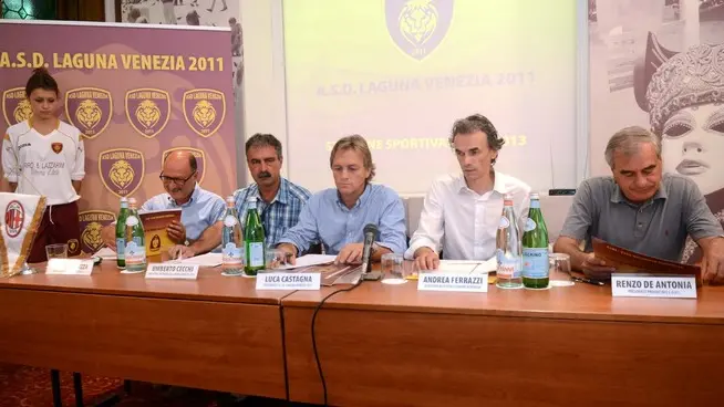 Colucci Interpress/M.Tagliapietra Venezia 02.08.2012.- Presentazione A.S.D. Laguna Venezia 2011. Da sx Giuseppe Ruzza, Umberto Cecchi, Luca Castagna, Andrea Ferrazzi, Renzo de Antonia. Hotel Papadopoli.