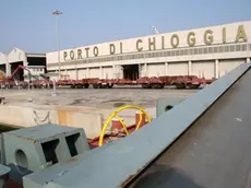 Agostini vch01a Ruggeroa Donaggio ..Chioggia: porto di Val da Rio,a bordo di una delle due chiatte per la navigazione fluviale