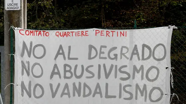 Agenzia Candussi, giornalista Chiarin. Assemble di quartiere in Quartiere Pertini Mestre.