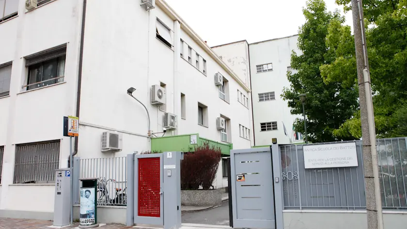 Agenzia Candussi, giornalista Furlan. Casa di riposo Santa Maria dei Battuti in via Spalti Mestre.