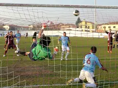(CRUCCU) PORTOGRUARO 20/11/2011 MATTEO BOEM PORTOGRUARO (MAGLIA GRANATA) VS TRAPANI IL I¡ GOL DEL PORTOGRUARO