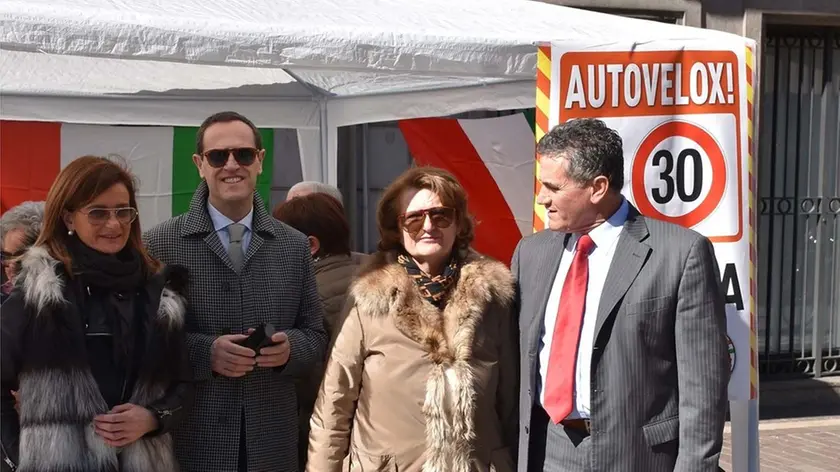 COLUCCI - DINO TOMMASELLA - SAN DONA' DI P. - PROTESTA DI SCELTA CIVICA CONTRO AUTOVELOX CON PATERA (SECONDO DA SX), BABBO E OLIVIERO LEO