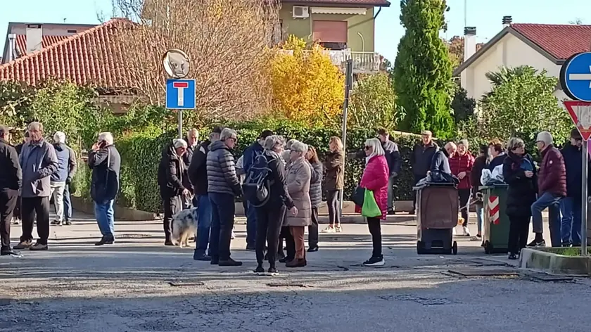 La manifestazione contro il doppio senso in via Bagaron