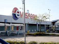 MORSEGO SCORZè: MALVIVENTI DERUBANO LA CASSACONTINUA DEL CENTRO COMMERCIALE EMISFERO 17/11/2008 LIGHTIMAGE