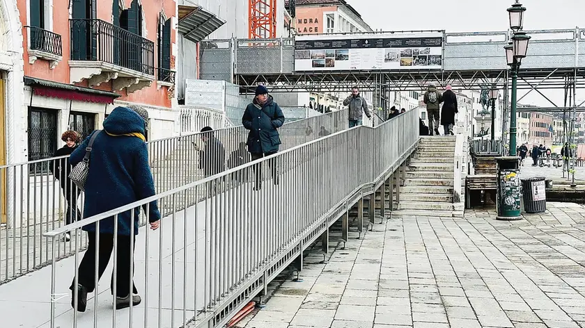 Una delle passerelle definitive