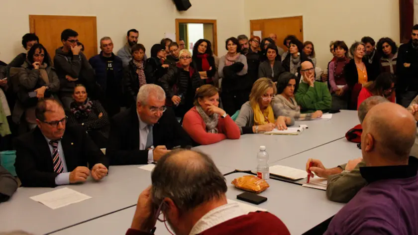 Incontro con sub commissario Zappalorto Vittorio e lavoratori comunali presso Municipio di Mestre, via Palazzo, Mestre