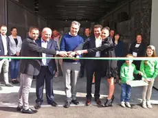 COLUCCI - DINO TOMMASELLA - CEGGIA - I quattro soci della Ronchiato Legna al taglio del nastro del nuovo stabilimento (CON AL CENTRO IL SINDACO MARIN)