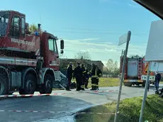 I due veicoli distrutti nei fossati in via Accoppè a Santa Maria di Sala (foto Pòrcile)