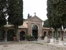 Chiarin/Agenzia Foto Candussi/Mestre, cimitero/ Chiesetta e porticato del cimitero in gravi condizioni di abbandono ed incuria