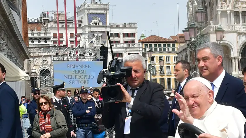 Papa Francesco in Piazza San Marco dove il 28 aprile ha chiuso la sua visita con la messa