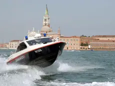 Venezia, 19.06.2006.- Carabinieri Venezia, Reparto Navale.- Controllo ed inseguimento natanti in bacino San Marco.- Interpress/Agostini