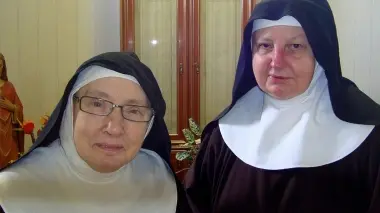 Beniamino Pizziol e sopra Scola con il Pontefice durante la visita di Papa Benedetto XVI in laguna