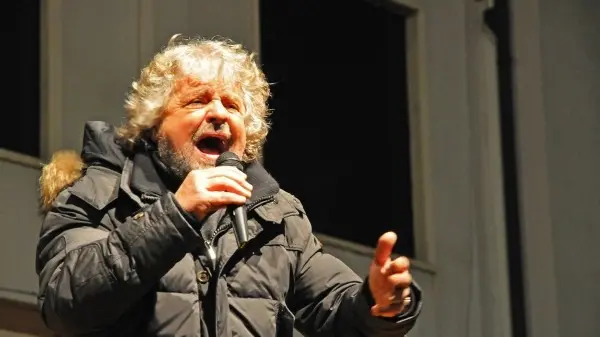 20130206 - MARGHERA (VE) - POL - PIAZZA MERCATO - TSUNAMI TOUR: BEPPE GRILLO A MARGHERA. BEPPE GRILLO PARLA AL PUBBLICO. Alvise Busetto/Photojournalist/B&SPress/Bolzoni.Lapresse.