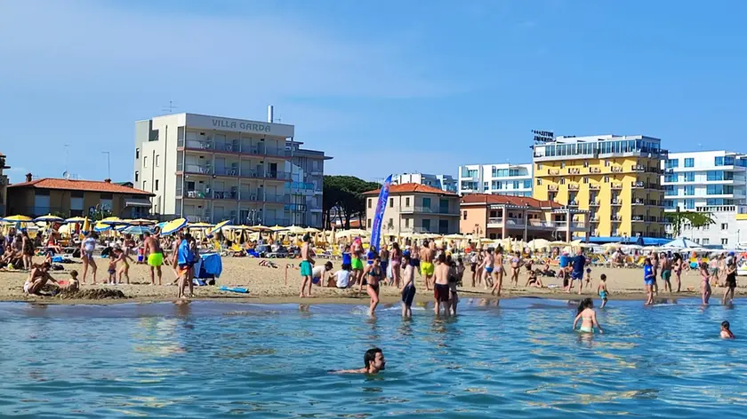 La spiaggia di Jesolo. Presenze in calo del 15-20% rispetto all’anno scorso