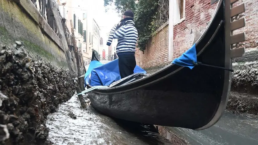 Interpress/M.Tagliapietra Venezia 22.03.2019.- Bassa marea eccezionale in rio della Prefettura.