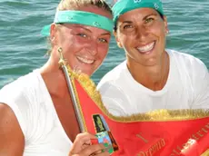 Vitucci Interpress Venezia, 01.08.2010.- Regata di Pellestrina, donne su mascarete a due remi.- Nella foto le vincitrici 6 verde Schiavon Luisella e Ragazzi Giorgia.-