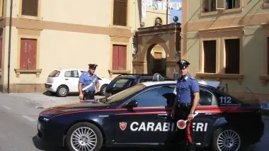 Una gazzella davanti alla casa di appuntamennti con trans e cocaina