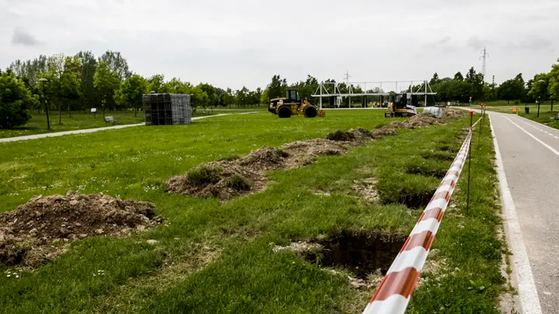 Foto Agenzia Candussi / Chiarin / Mestre PARCO SAN GIULIANO/ VEDUTE CANTIERE PER POSIZIONARE LE RECINZIONI AL PARCO DI SAN GIULIANO