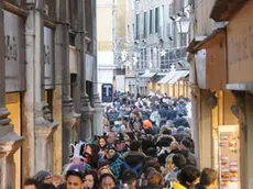 Interpress Pellicani Venezia, 21.02.2012.- Carnevale di Venezia, Veneziani e turisti diretti in Piazza San Marco.-